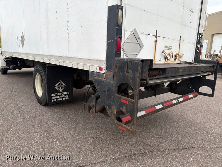 image for item FT7531 2009 Hino 268 box truck