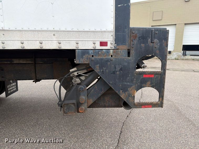 image for item FT7531 2009 Hino 268 box truck