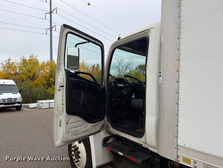 image for item FT7531 2009 Hino 268 box truck
