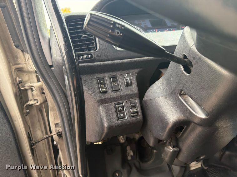 image for item FT7531 2009 Hino 268 box truck