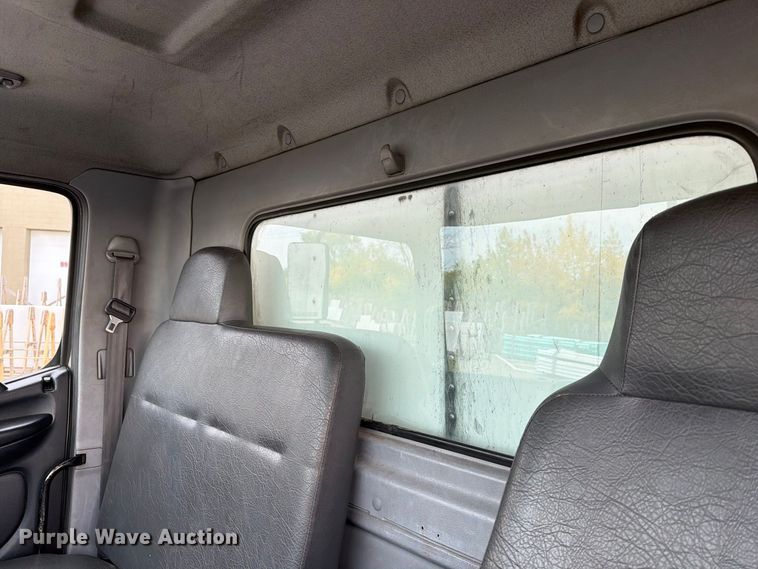 image for item FT7531 2009 Hino 268 box truck