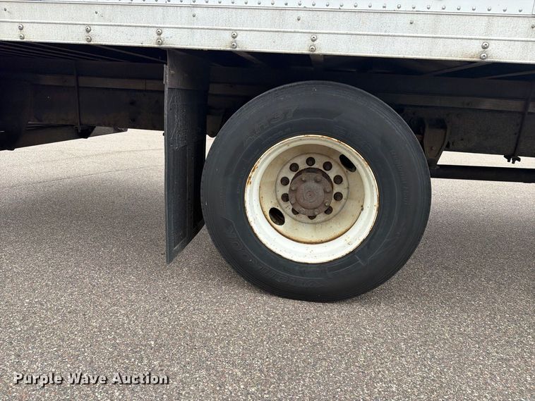image for item FT7531 2009 Hino 268 box truck