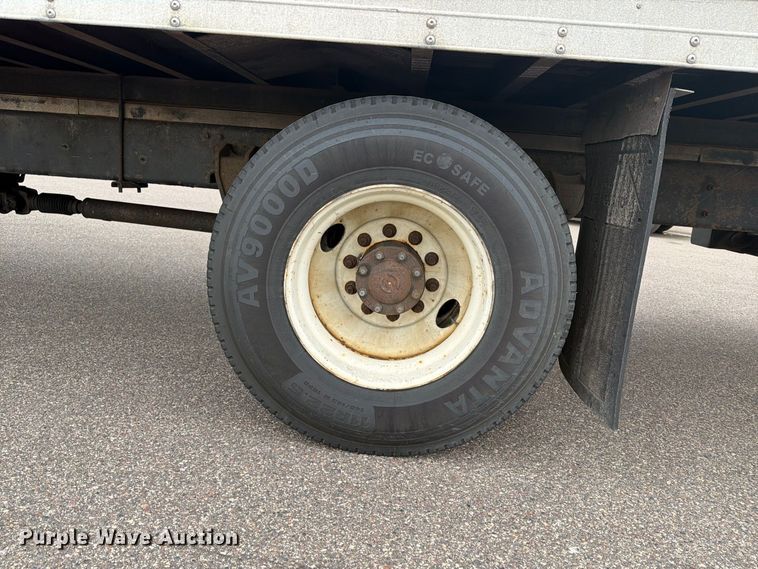 image for item FT7531 2009 Hino 268 box truck