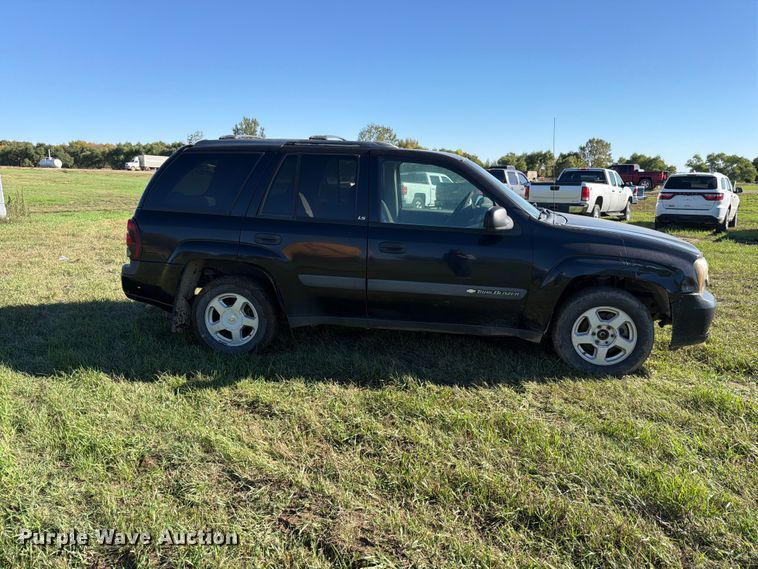 image for item FT7534 2003 Chevrolet Trailblazer SUV