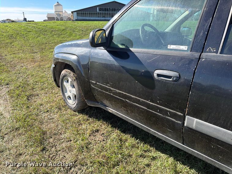 image for item FT7534 2003 Chevrolet Trailblazer SUV