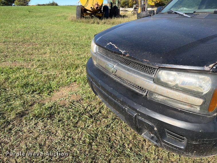 image for item FT7534 2003 Chevrolet Trailblazer SUV