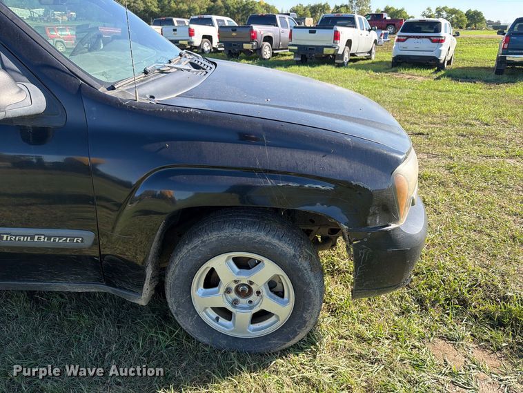image for item FT7534 2003 Chevrolet Trailblazer SUV