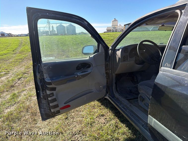 image for item FT7534 2003 Chevrolet Trailblazer SUV