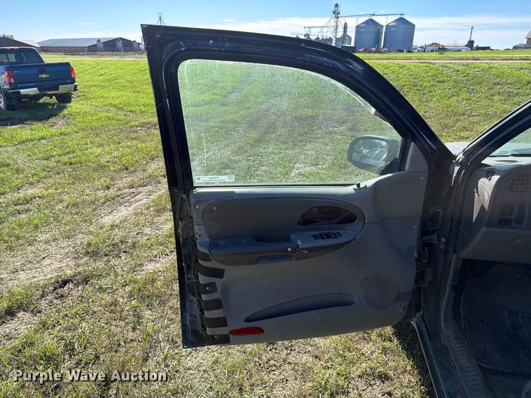 image for item FT7534 2003 Chevrolet Trailblazer SUV