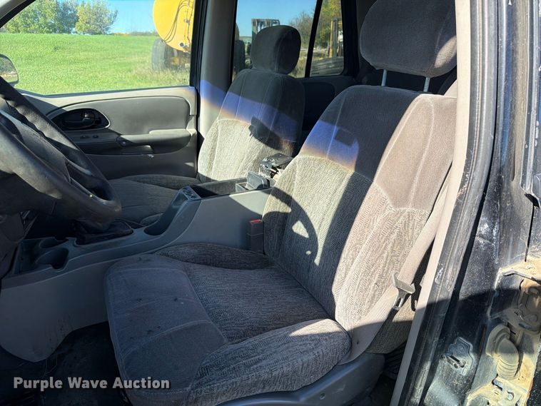 image for item FT7534 2003 Chevrolet Trailblazer SUV
