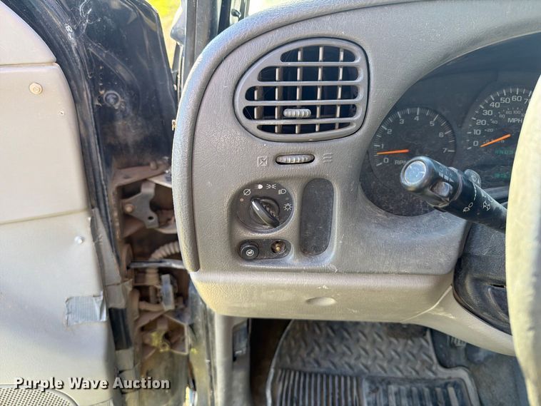 image for item FT7534 2003 Chevrolet Trailblazer SUV