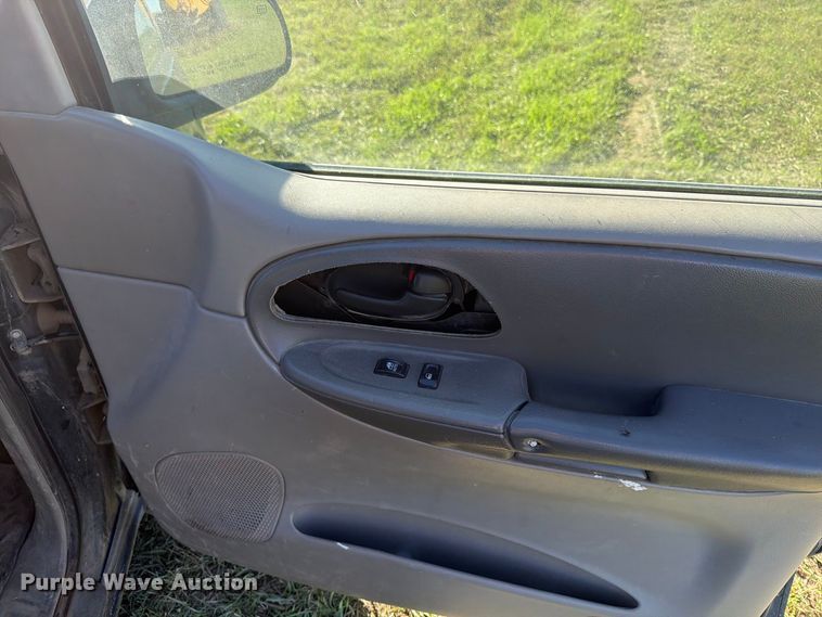 image for item FT7534 2003 Chevrolet Trailblazer SUV