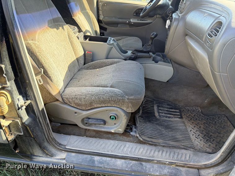 image for item FT7534 2003 Chevrolet Trailblazer SUV
