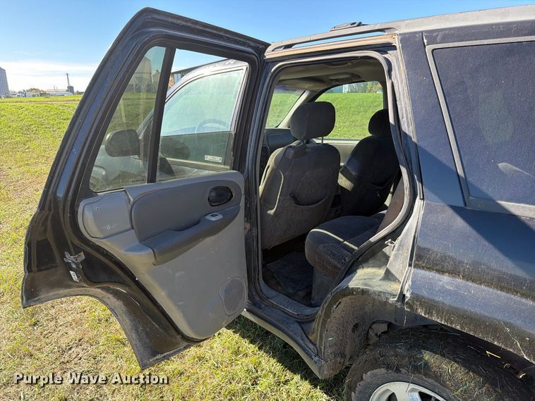 image for item FT7534 2003 Chevrolet Trailblazer SUV