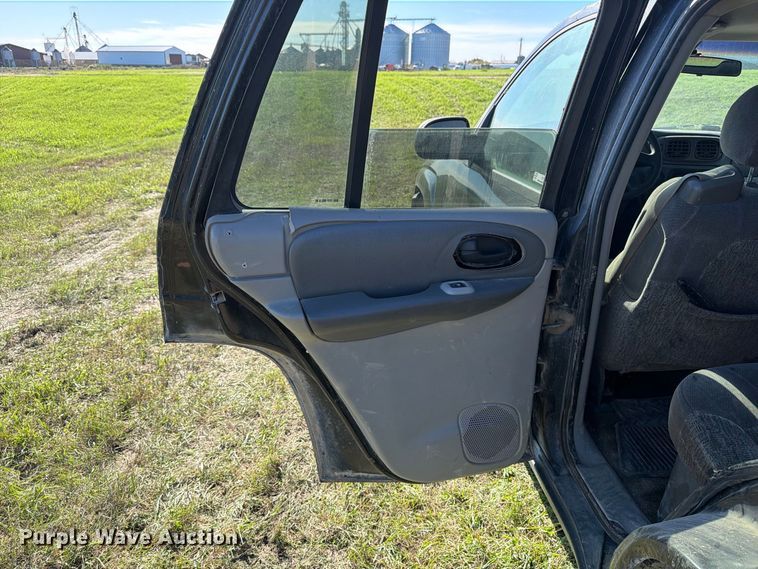 image for item FT7534 2003 Chevrolet Trailblazer SUV