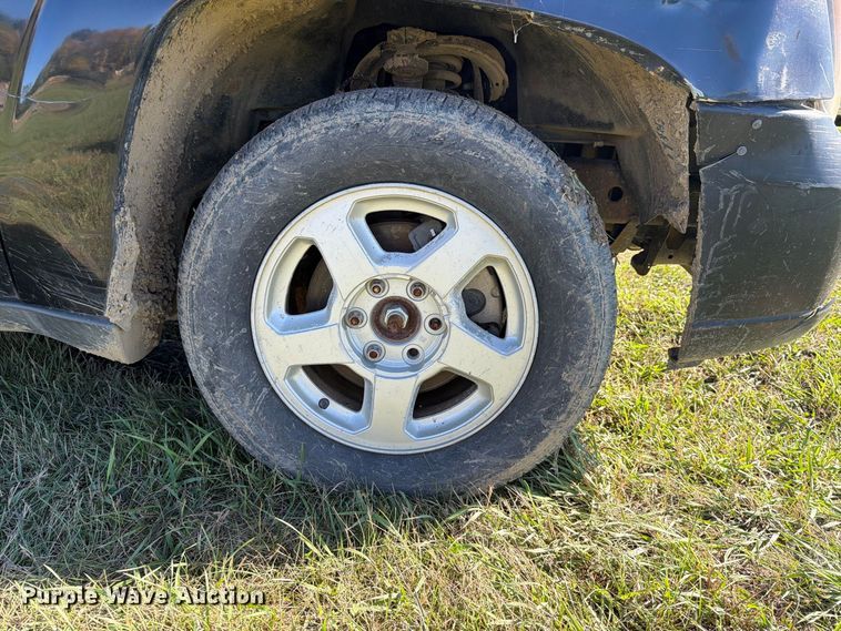 image for item FT7534 2003 Chevrolet Trailblazer SUV