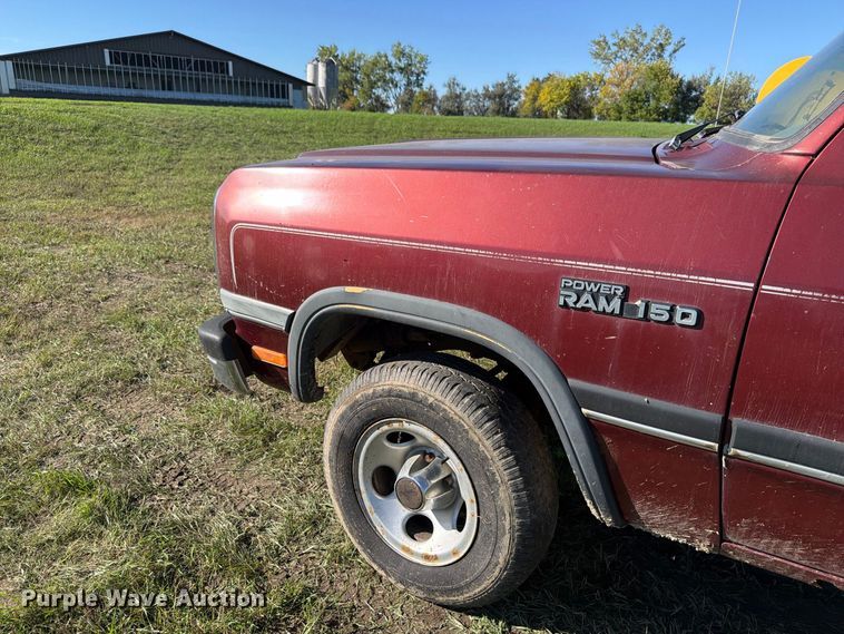 image for item FT7535 1993 Dodge W150 pickup truck