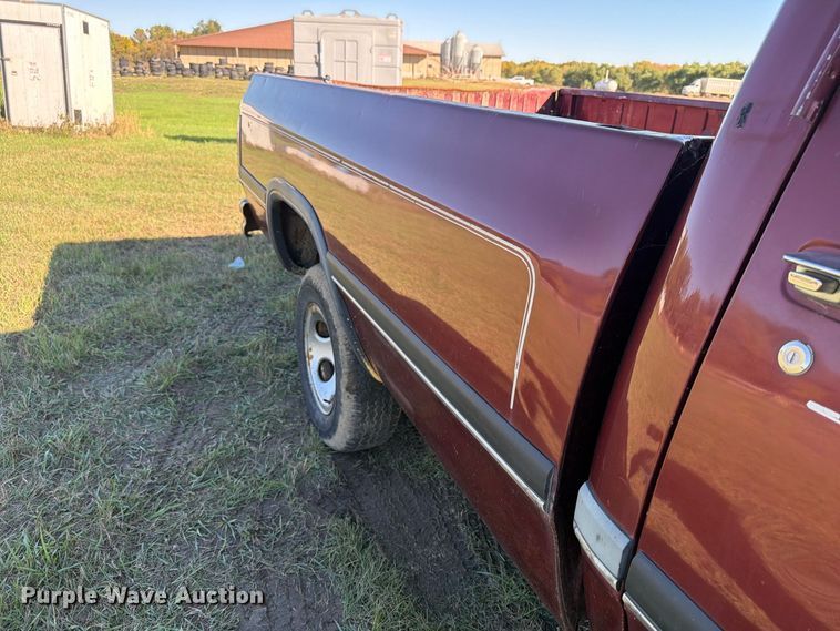 image for item FT7535 1993 Dodge W150 pickup truck