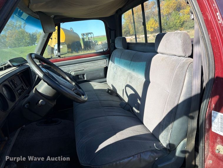 image for item FT7535 1993 Dodge W150 pickup truck