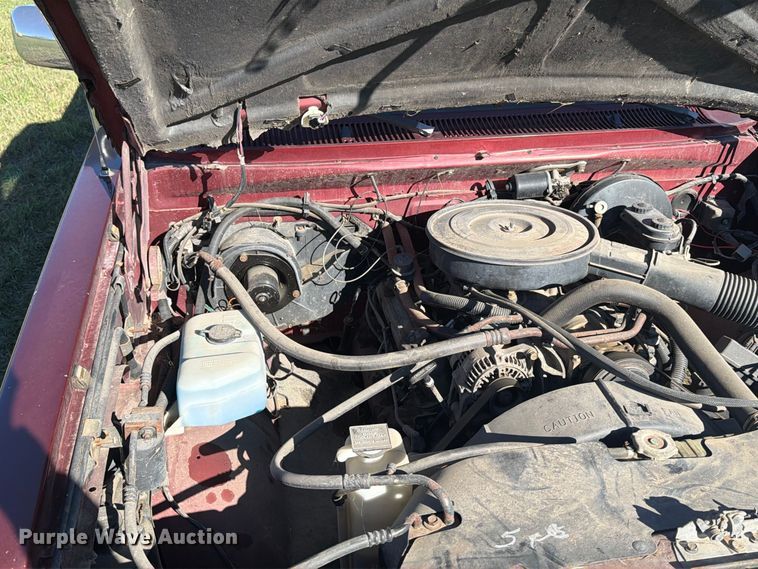 image for item FT7535 1993 Dodge W150 pickup truck