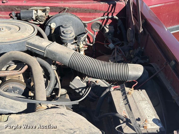 image for item FT7535 1993 Dodge W150 pickup truck