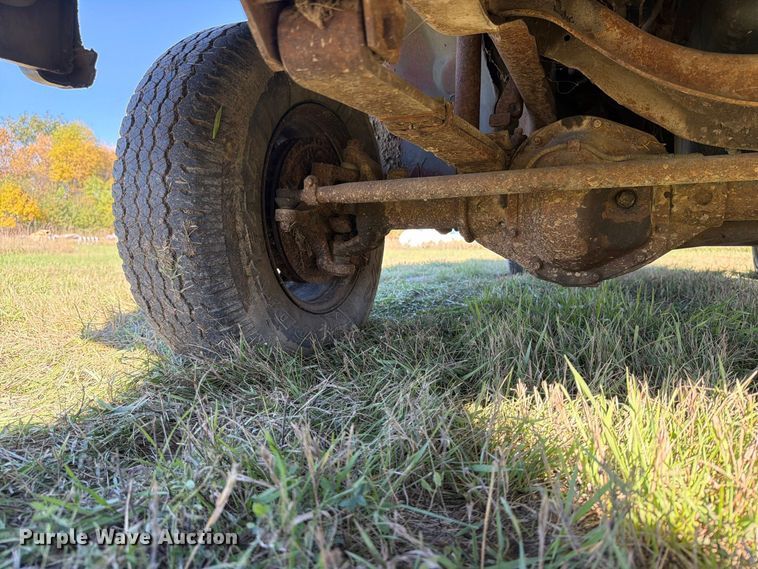 image for item FT7535 1993 Dodge W150 pickup truck