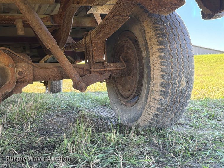 image for item FT7535 1993 Dodge W150 pickup truck