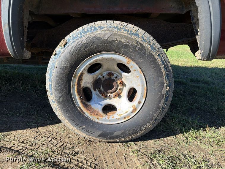 image for item FT7535 1993 Dodge W150 pickup truck