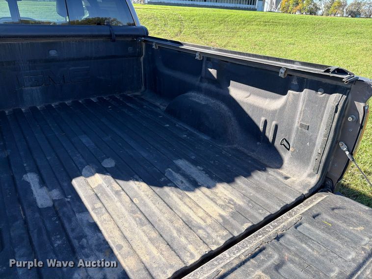 image for item FT7536 2015 GMC Sierra 1500 Crew Cab pickup truck