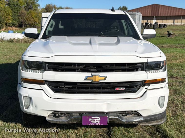 image for item FT7537 2017 Chevrolet Silverado 1500 Crew Cab pickup truck