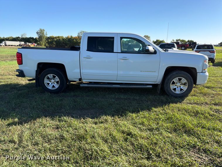 image for item FT7537 2017 Chevrolet Silverado 1500 Crew Cab pickup truck