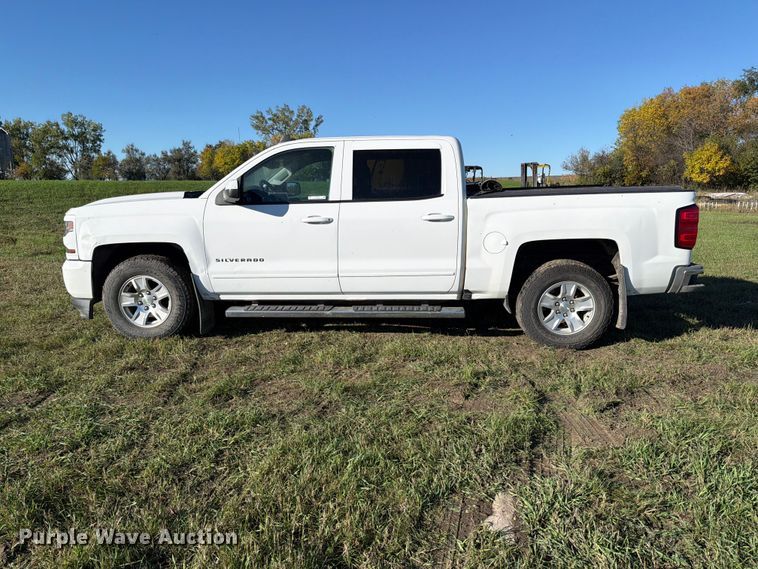 image for item FT7537 2017 Chevrolet Silverado 1500 Crew Cab pickup truck