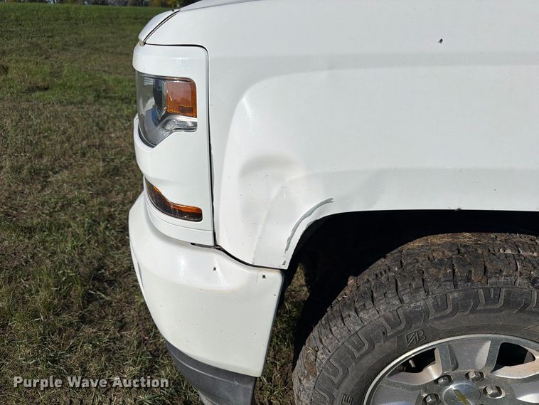 image for item FT7537 2017 Chevrolet Silverado 1500 Crew Cab pickup truck