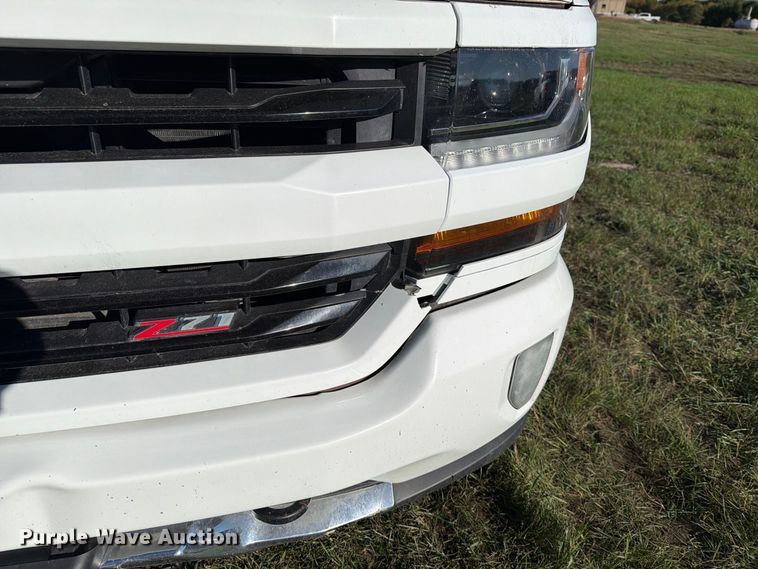 image for item FT7537 2017 Chevrolet Silverado 1500 Crew Cab pickup truck