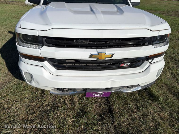 image for item FT7537 2017 Chevrolet Silverado 1500 Crew Cab pickup truck