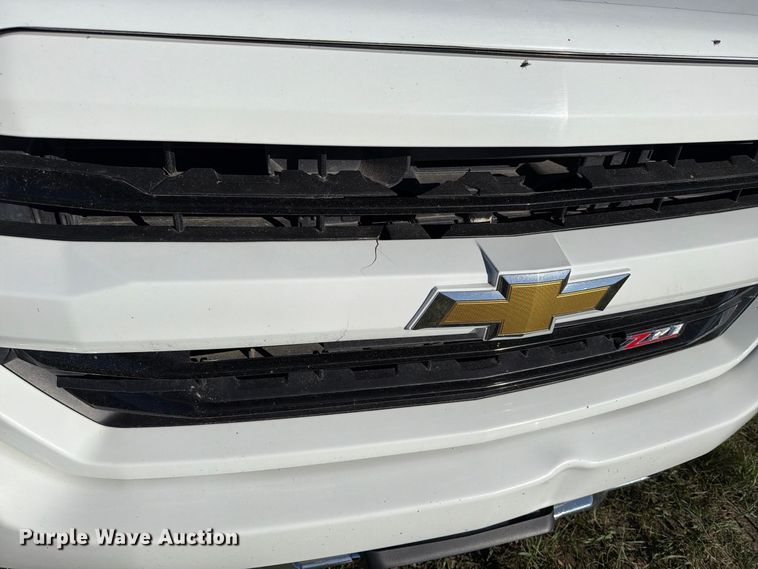 image for item FT7537 2017 Chevrolet Silverado 1500 Crew Cab pickup truck