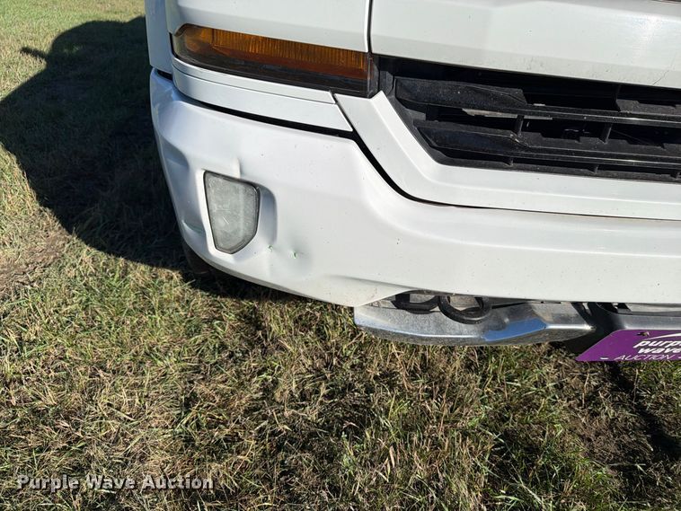 image for item FT7537 2017 Chevrolet Silverado 1500 Crew Cab pickup truck