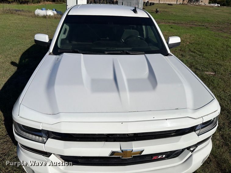 image for item FT7537 2017 Chevrolet Silverado 1500 Crew Cab pickup truck