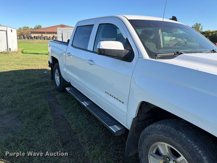 image for item FT7537 2017 Chevrolet Silverado 1500 Crew Cab pickup truck