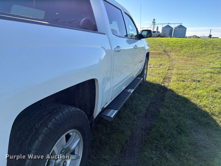 image for item FT7537 2017 Chevrolet Silverado 1500 Crew Cab pickup truck