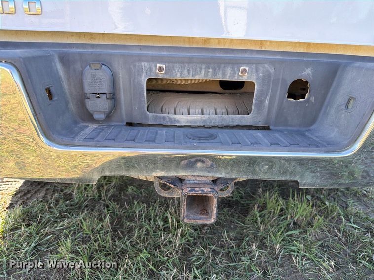 image for item FT7537 2017 Chevrolet Silverado 1500 Crew Cab pickup truck