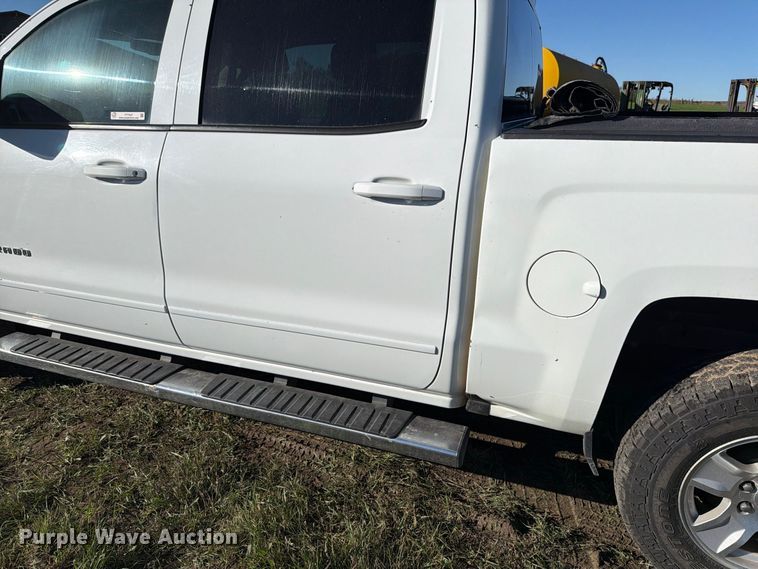 image for item FT7537 2017 Chevrolet Silverado 1500 Crew Cab pickup truck