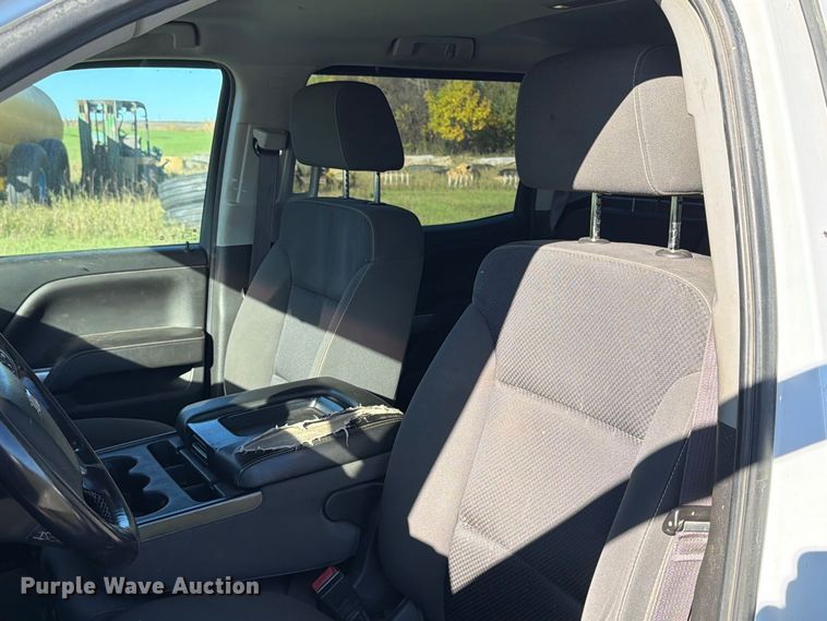 image for item FT7537 2017 Chevrolet Silverado 1500 Crew Cab pickup truck