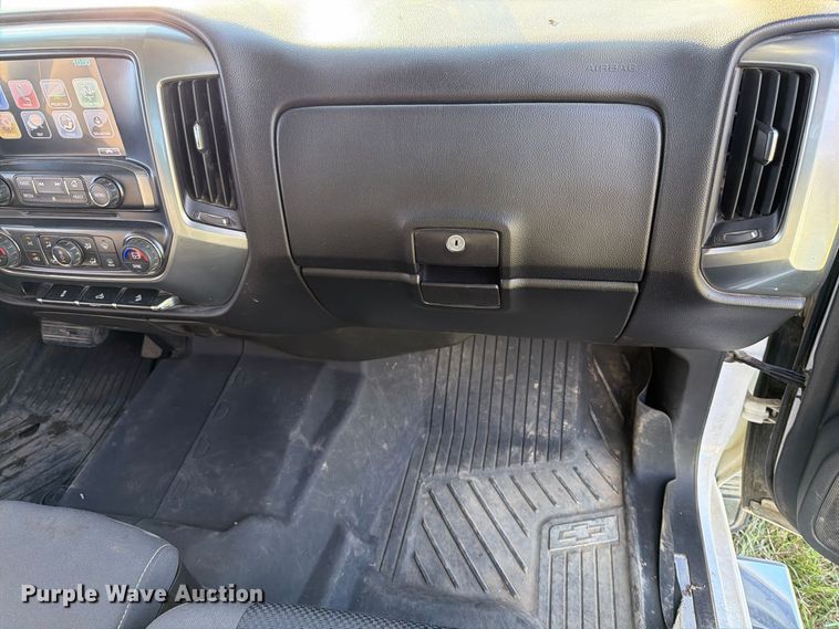 image for item FT7537 2017 Chevrolet Silverado 1500 Crew Cab pickup truck