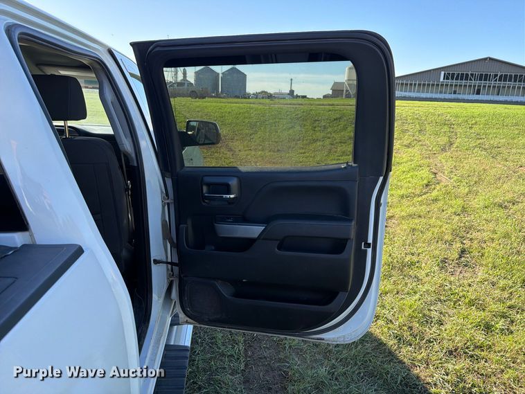 image for item FT7537 2017 Chevrolet Silverado 1500 Crew Cab pickup truck