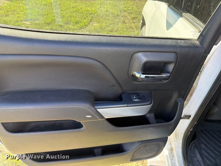 image for item FT7537 2017 Chevrolet Silverado 1500 Crew Cab pickup truck
