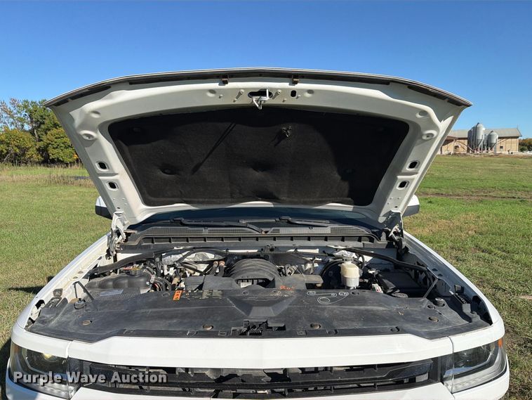 image for item FT7537 2017 Chevrolet Silverado 1500 Crew Cab pickup truck