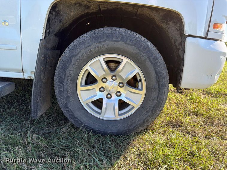image for item FT7537 2017 Chevrolet Silverado 1500 Crew Cab pickup truck