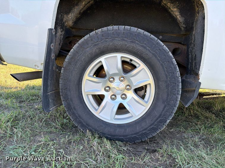 image for item FT7537 2017 Chevrolet Silverado 1500 Crew Cab pickup truck