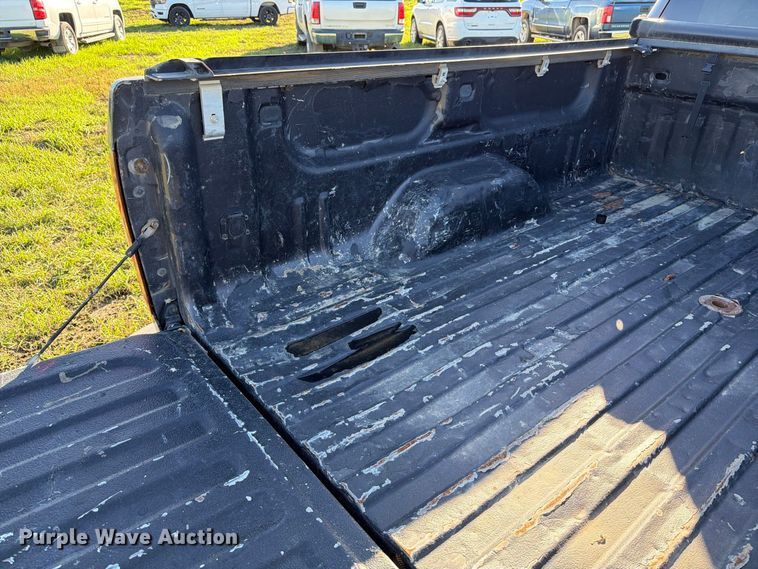 image for item FT7538 2011 Chevrolet Silverado 2500HD Crew Cab pickup truck